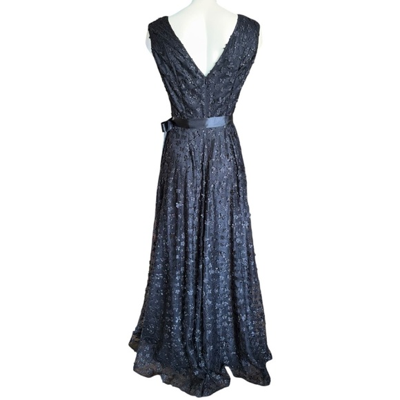 TAHARI Women’s SZ 6 Elegant Black Floral Lace Prom Dress Bateau Neckline - Picture 4 of 7